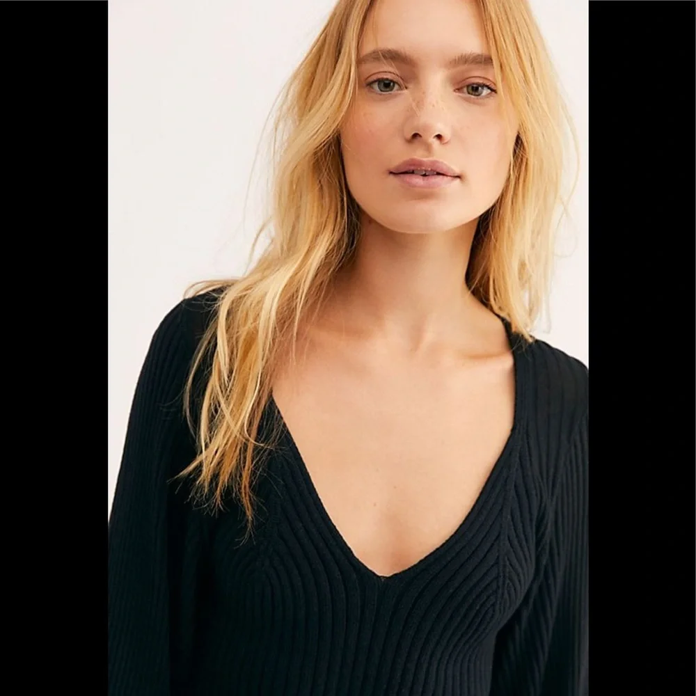 Free People Prosecco Black Sweater NWT SZ L - Picture 4 of 8